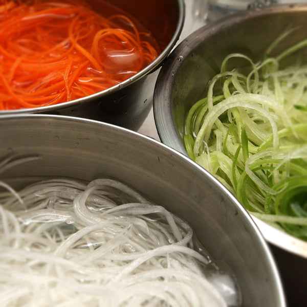 Yu Sheng Shredded Raddish Red/Green/White 1kg/pkt (Halal)